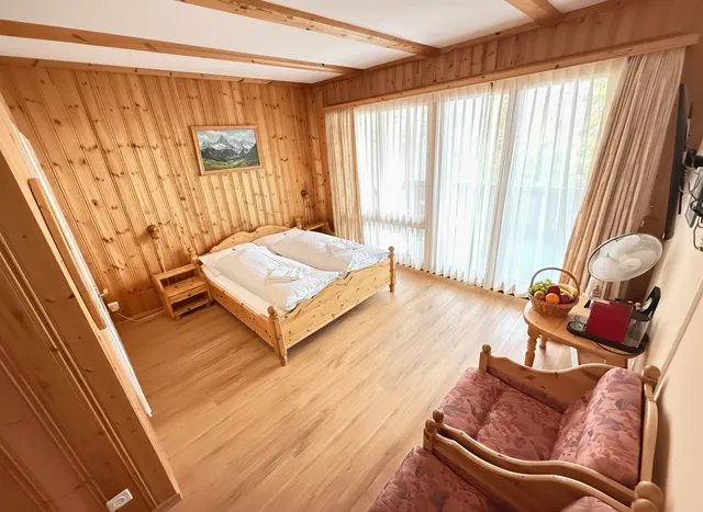 Alpine Double - Balcony & Lake View bedroom